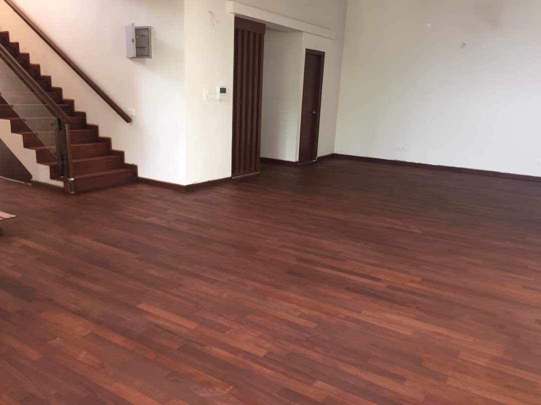 Contemporary solid wood staircase design with clean lines