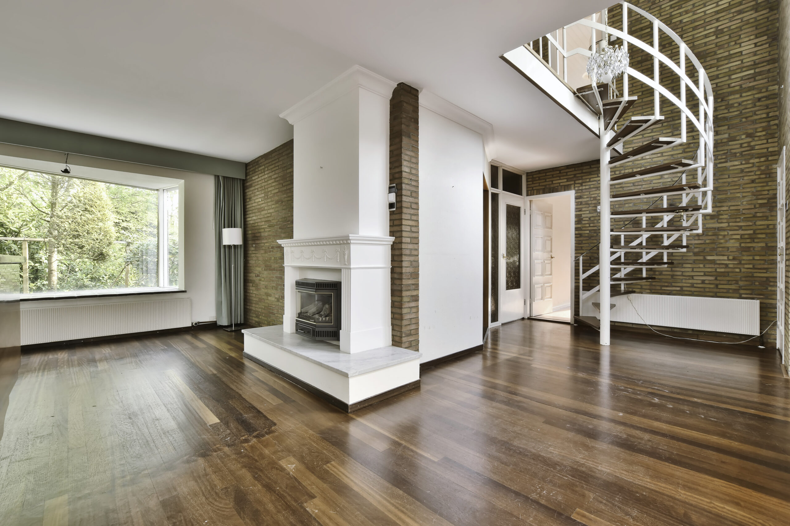 Luxury That Lasts: Why Solid Wood Flooring Will Never Go Out of Style